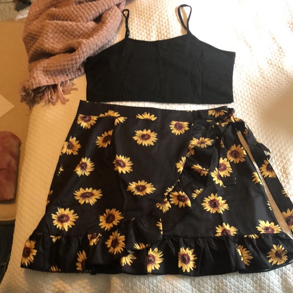 Two piece set - Picture 2 of 3